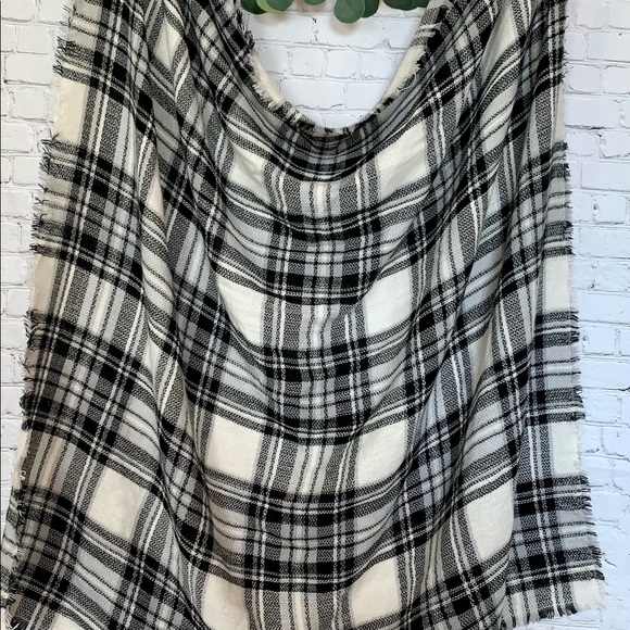 Super soft oversized blanket scarf from ModCloth - Picture 7 of 10